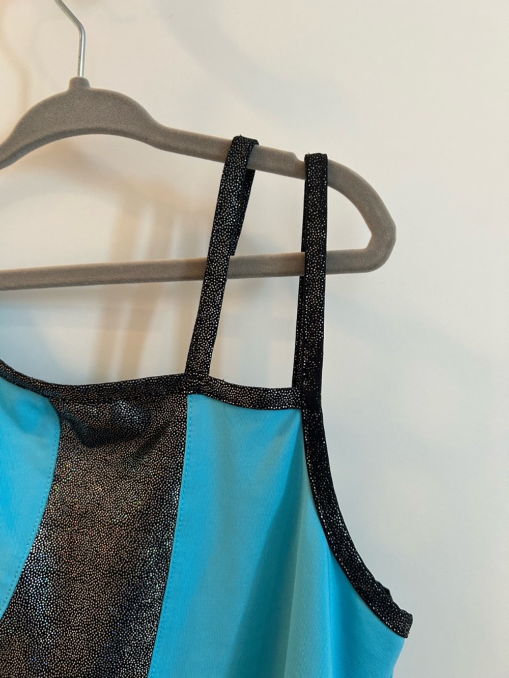 Danskin Now Turquoise and Black Girls' Dance/Gymnastics Leotard Size XL 14/16 - Picture 4 of 9